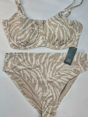 Wild Fable Beige & White Zebra Ribbed Bikini Set Top 18 Bottoms 14-16  Sku 0429